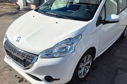 Peugeot 208 73.000 km 5.990 &euro; Berlin 13435