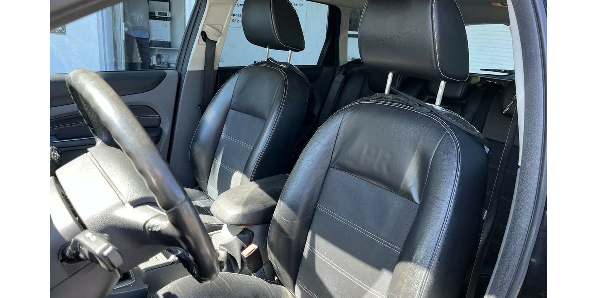 Ford Focus Titanium / LPG / Sitzheizung / Xenon / AHK 299.000 km 2.900 &euro; Mönchengladbach 41066