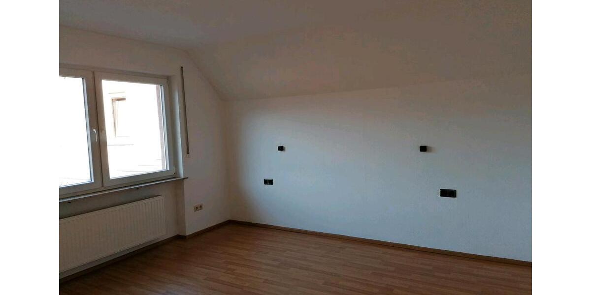 Etagenwohnung Trier Feyen-Weismark - 5 Zimmer, 125 m&sup2;, 1.100&euro; | Angebot:25105779