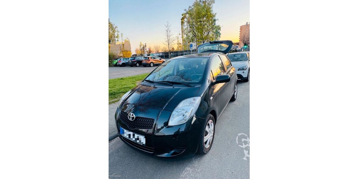 Toyota Yaris 93.000 km 6.500 &euro; Neckarsulm 74172