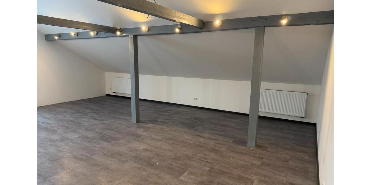 Dachgeschosswohnung in Meitingen 100qm +EBK 2 zimmer