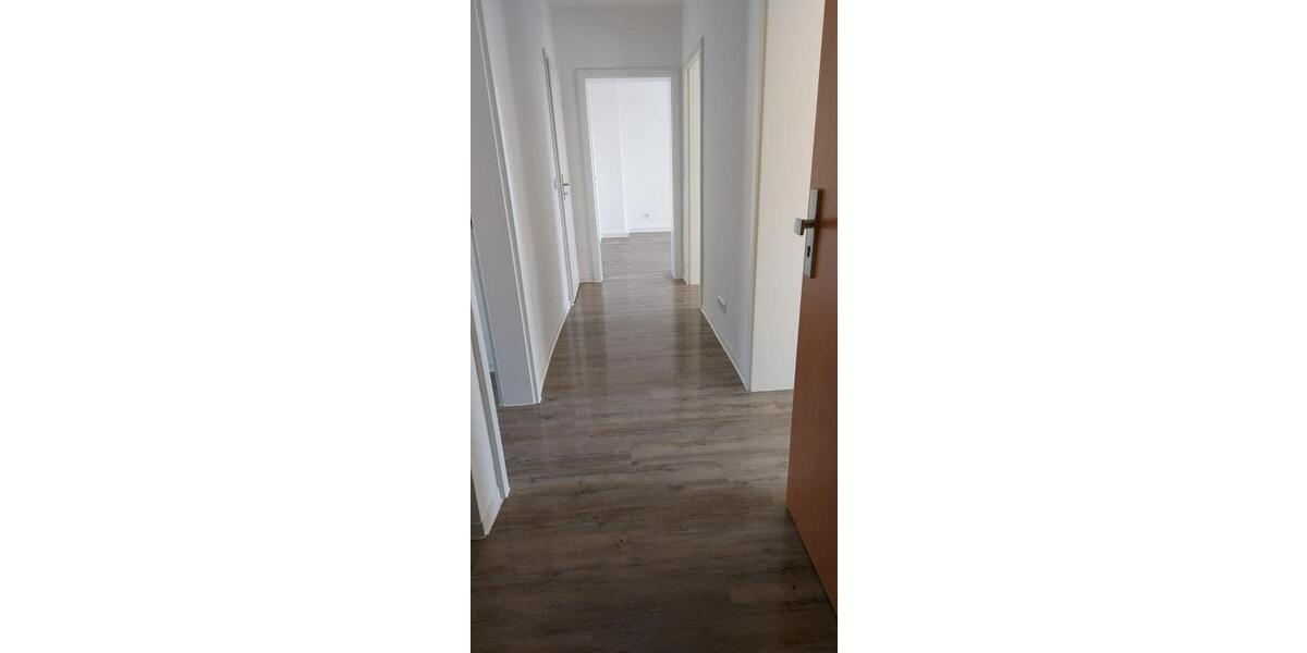 Etagenwohnung Sangerhausen - 4 Zimmer, 70 m&sup2;, 420&euro; | Angebot:26087094