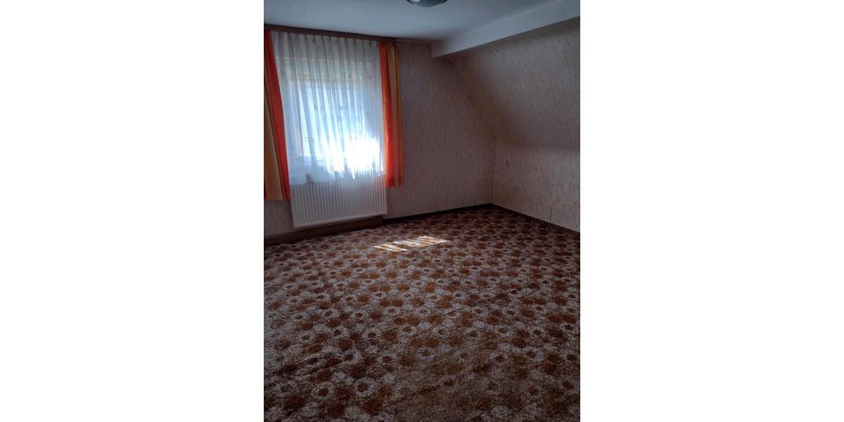 Doppelhaushälfte Kitzingen - 5 Zimmer, 90 m&sup2;, 195.000&euro; | Angebot:27072239