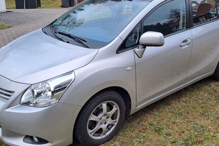 Toyota Verso 73.480 km 8.299 &euro; Bad Schandau 01814