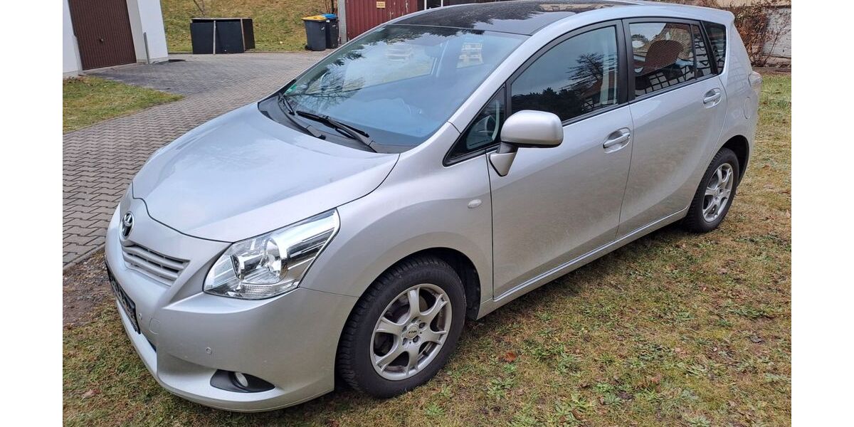 Toyota Verso 73.480 km 8.299 &euro; Bad Schandau 01814
