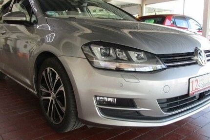 VW Golf 143.108 km 7.990 &euro; Hof 95032