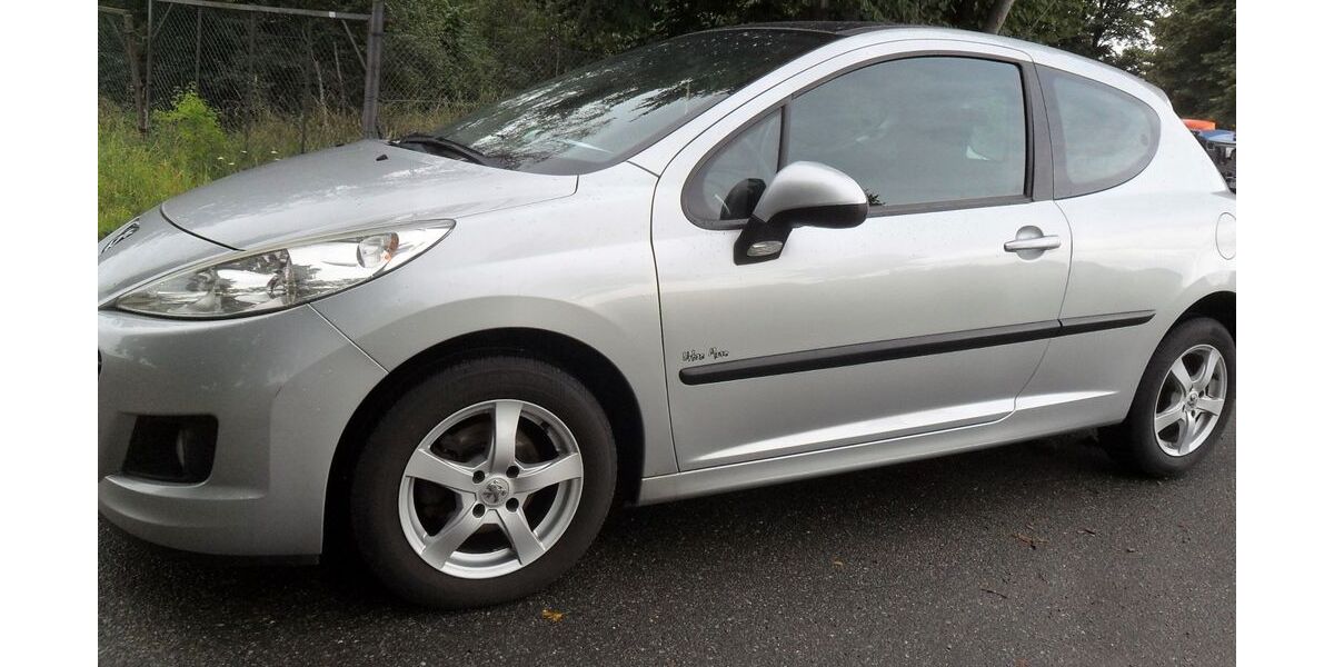 Peugeot 207 100.000 km 3.599 &euro; Uetze OT Dollbergen 31311