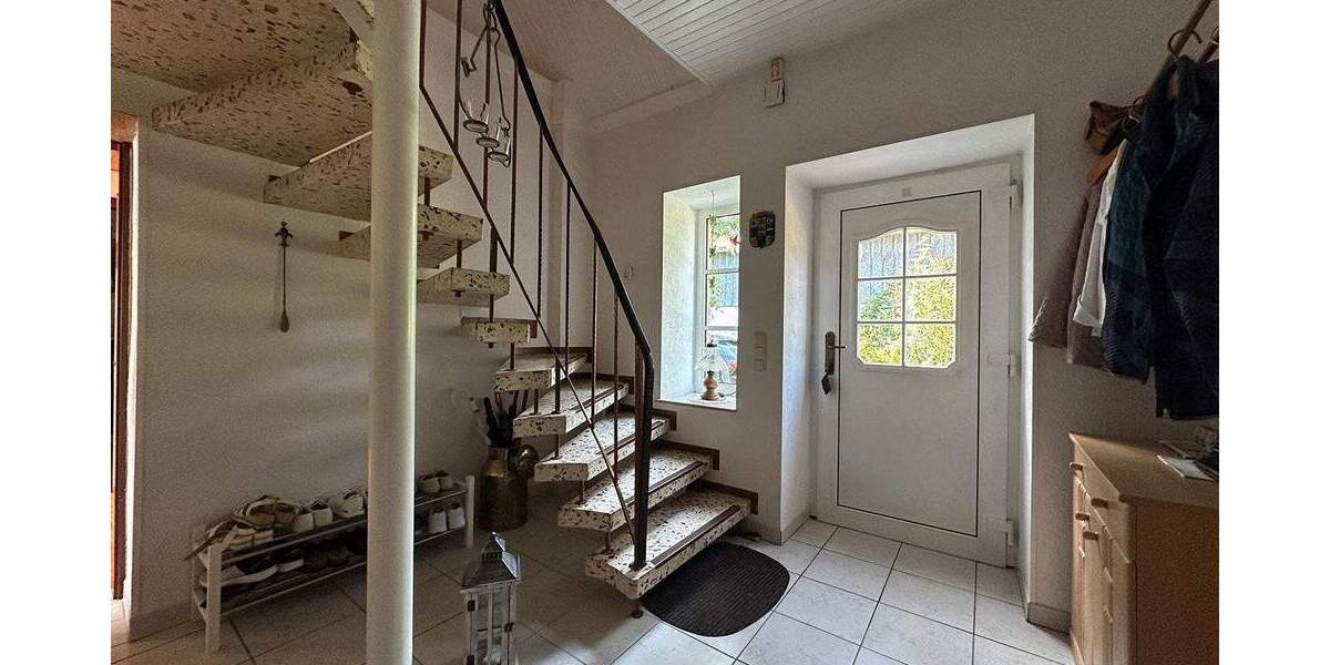 Einfamilienhaus Uelsby - 8 Zimmer, 168 m&sup2;, 212.000&euro; | Angebot:25745855