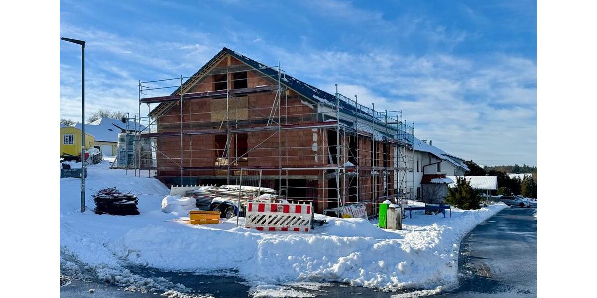 Doppelhaushälfte Mosbach - 7 Zimmer, 183 m&sup2;, 1.550&euro; | Angebot:26034012