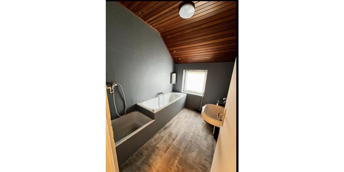 Mehrfamilienhaus, Wohnhaus Mönchengladbach Süd - 7 Zimmer, 200 m&sup2;, 334.900&euro; | Angebot:27143632