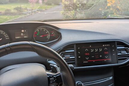 Peugeot 308 120.000 km 6.900 &euro; Much 53804