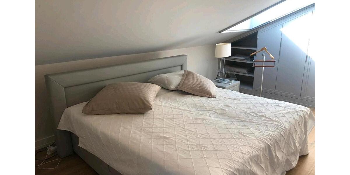 Dachgeschoßwohnung Gmund am Tegernsee - 3 Zimmer, 110 m&sup2;, 2.500.000&euro; | Angebot:23274225