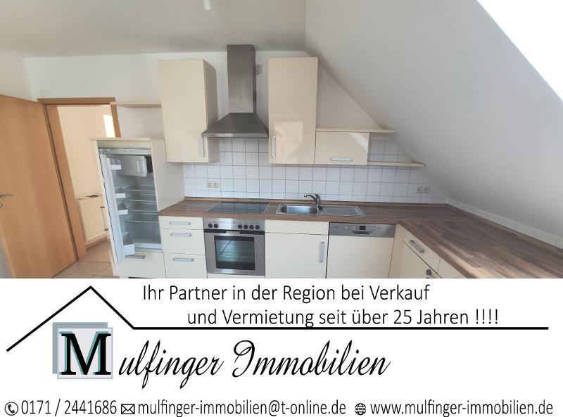 3 Zi. Wohnung im DG (1.OG) mit Balkon und Carport 3 zimmer