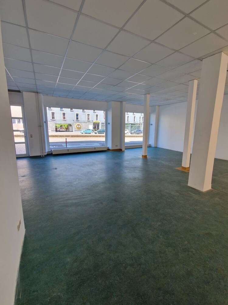 Einzelhandel in Stuttgart 1.700 € 87 m²