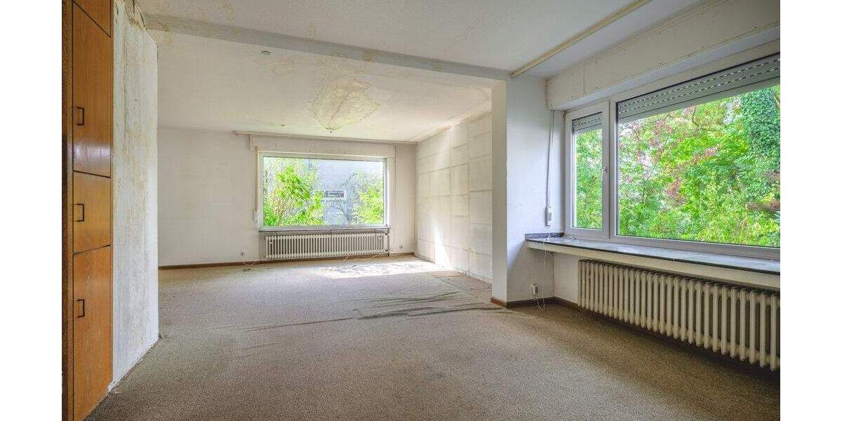 Sonniges Anwesen mit Traumgrundstück in sanierungsbedürftigem Zustand 5 zimmer