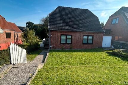 Haus Schleswig - 4 Zimmer, 100 m&sup2;, 1.500&euro; | Angebot:24733896