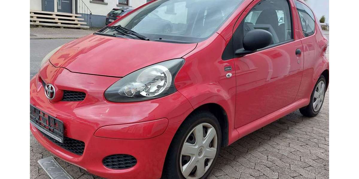 Toyota Aygo 98.000 km 2.990 &euro; Lebach 66822