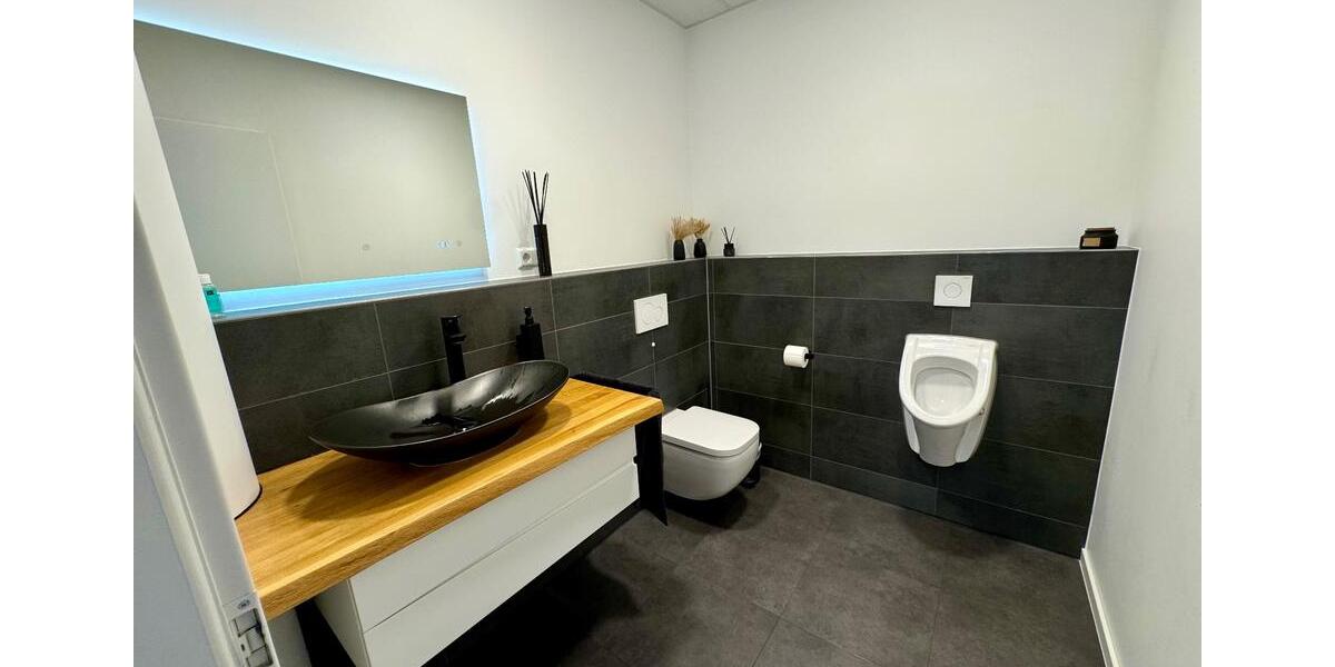 Büro Praxis Gewerberäume mit Parkplätzen zimmer