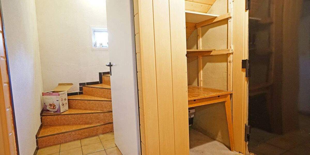 Doppelhaushälfte Kaufungen / Oberkaufungen Oberkaufungen - 7 Zimmer, 202 m&sup2;, 280.000&euro; | Angebot:25139920