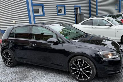 VW Golf 130.000 km 8.499 &euro; Detmold 32758
