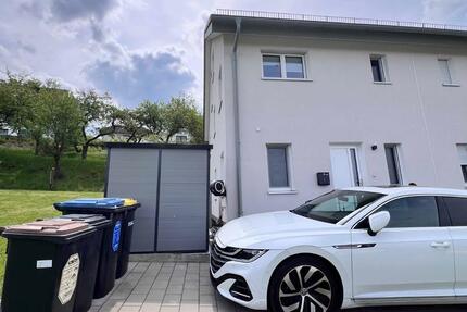 Haus Hünfeld - 5 Zimmer, 143 m&sup2;, 1.400&euro; | Angebot:26563880