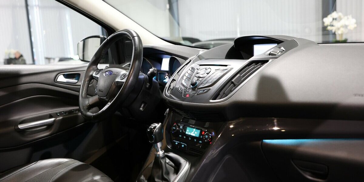 Ford Kuga 2.0 TDCI 4x4 TITANIUM / LEDER / NAVI+ 90.000 km 13.444 &euro; Hamm 59077