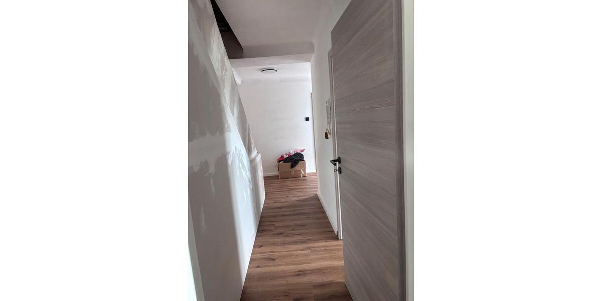 Doppelhaushälfte Freisen - 4 Zimmer, 146 m&sup2;, 180.000&euro; | Angebot:27117409