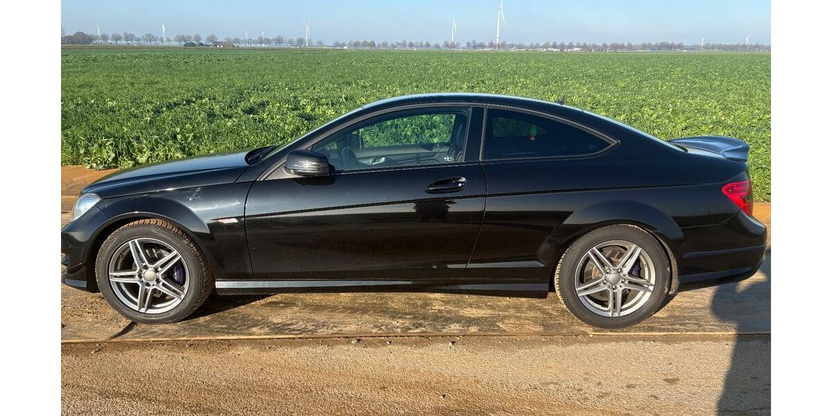Mercedes-Benz C 250 145.000 km 12.600 € Duisburg 47239