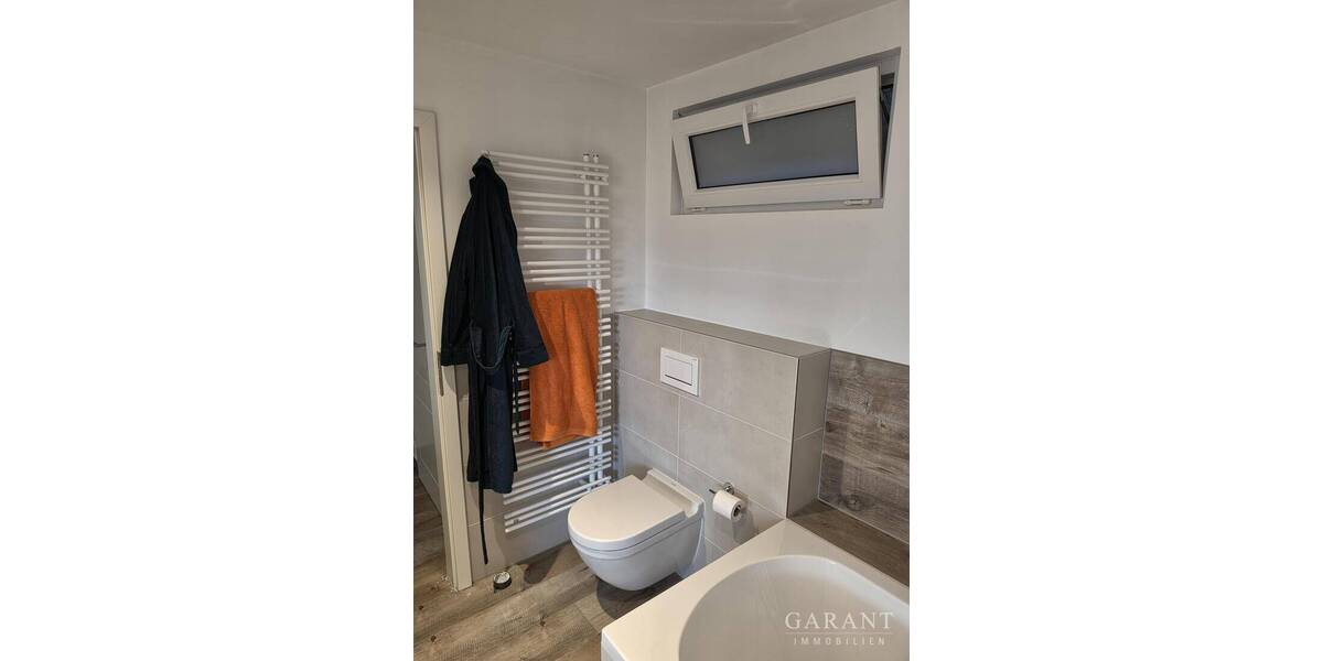 Bungalow Pforzheim Nordstadt - 6 Zimmer, 171 m&sup2;, 2.200&euro; | Angebot:26277512