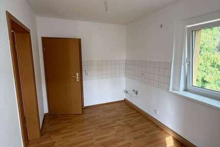 Wohnung Bitterfeld-Wolfen Wolfen - 2 Zimmer, 44 m&sup2;, 305&euro; | Angebot:27375022