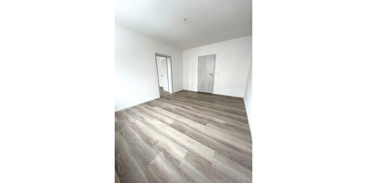 Stadt nah & im Grünen-frisch renovierte 2-Zimmer-Wohnung mit Garten ab sofort frei! 2 zimmer