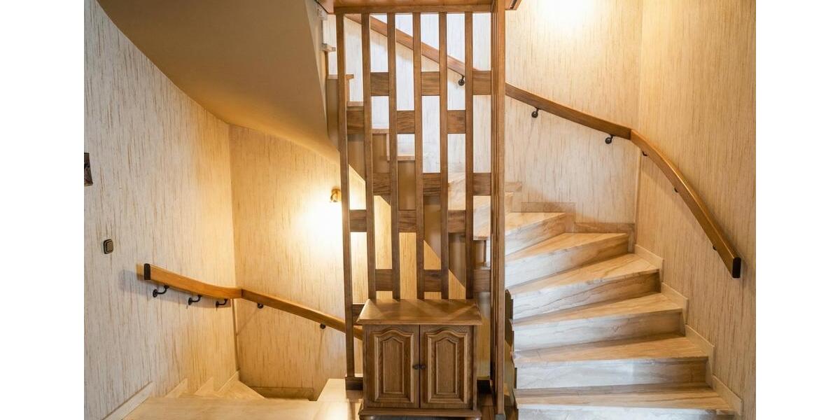 Einfamilienhaus Hillesheim - 7 Zimmer, 219 m&sup2;, 389.000&euro; | Angebot:26963953