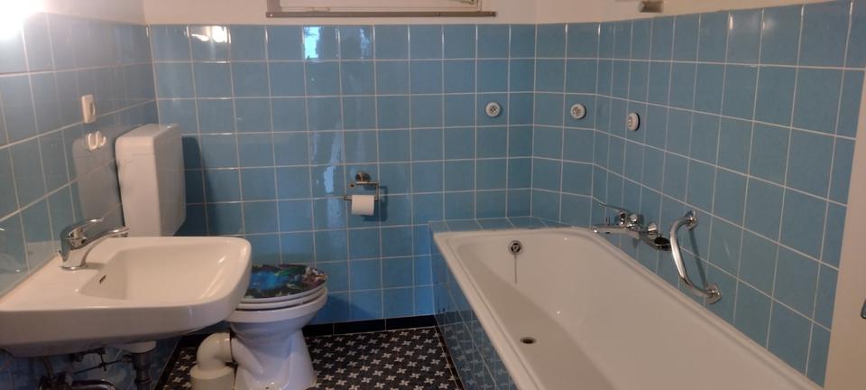 Mehrfamilienhaus mit großem Grundstück zimmer