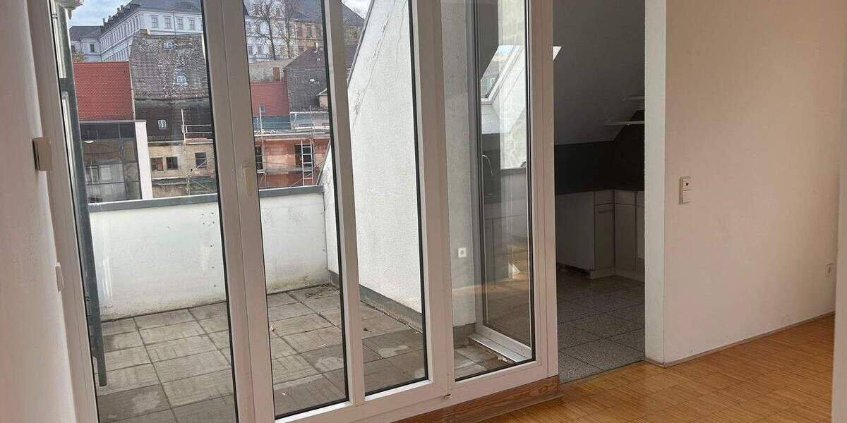 Etagenwohnung Weißenfels - 3 Zimmer, 109 m&sup2;, 800&euro; | Angebot:24990147
