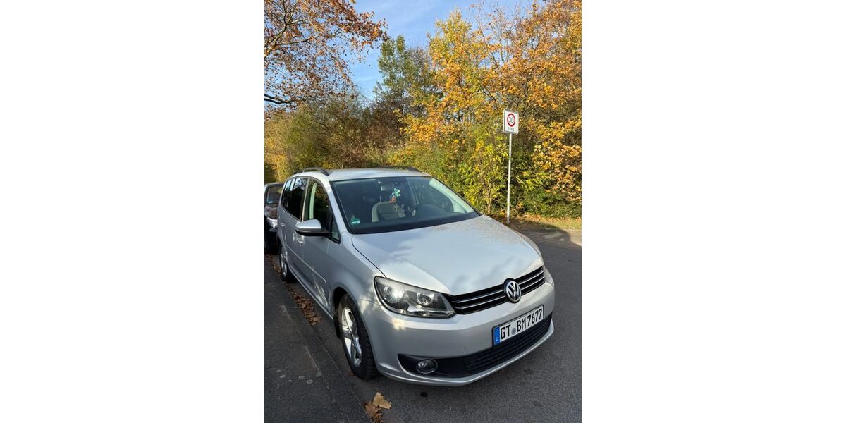 VW Touran 261.000 km 5.400 &euro; Gütersloh 33330