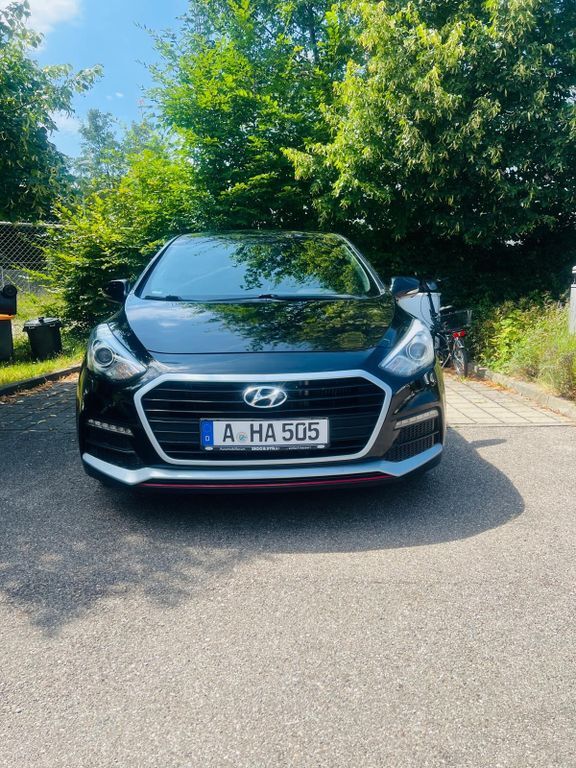 i30
