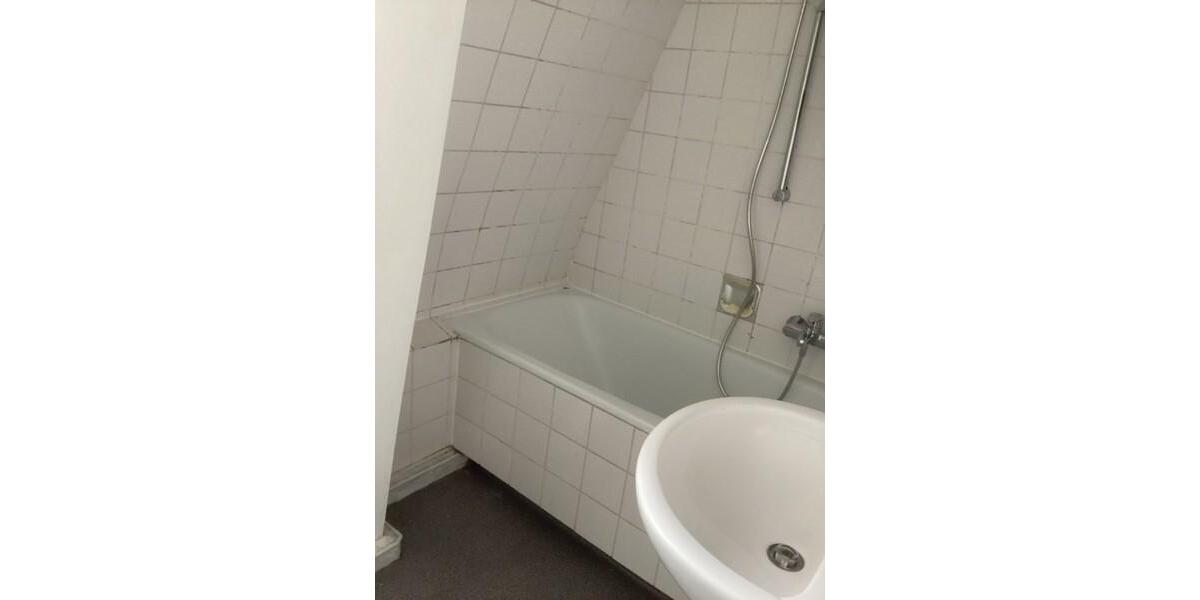 Dachgeschoßwohnung Plochingen - 2.5 Zimmer, 47 m&sup2;, 560&euro; | Angebot:26250948
