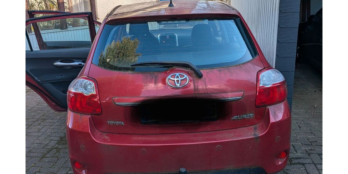 Toyota Auris 84.976 km 5.799 &euro; Bremervörde 27432