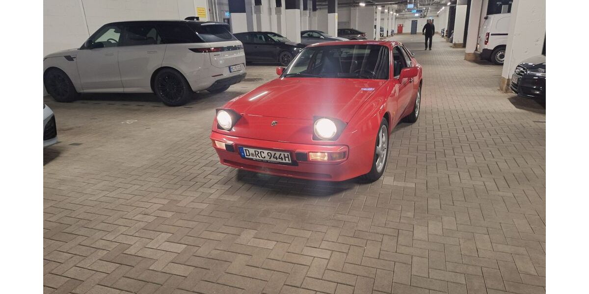 Porsche 944 159.000 km 20.500 &euro; Düsseldorf 40215