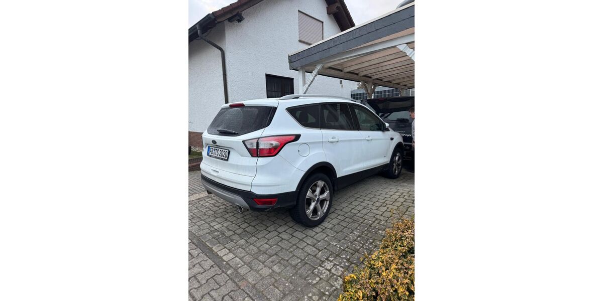 Ford Kuga 99.261 km 16.400 &euro; Karben 61184