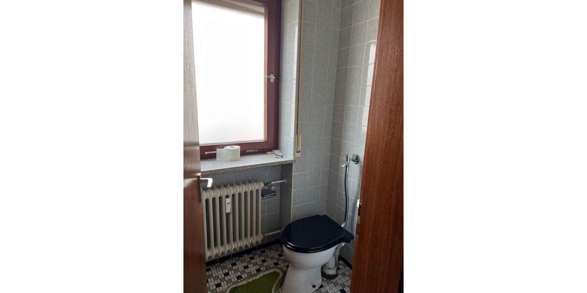 Wohnhaus mit Praxisräumen und Einliegerwohnung 9 zimmer