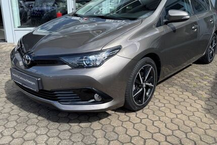 Toyota Auris 22.721 km 14.590 &euro; Hilpoltstein 91161