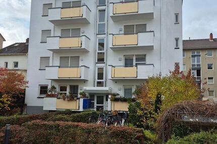 Helle 2-ZW mit Balkon und TG-Stellplatz in Frankfurt-Bockenheim zimmer