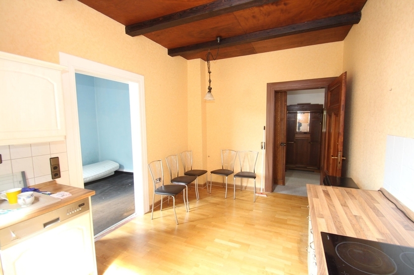 Dreifamilienhaus mit 2 freien Wohnungen und Potenzial