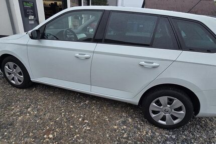Skoda Fabia 64.000 km 11.399 &euro; Dornstadt 89160