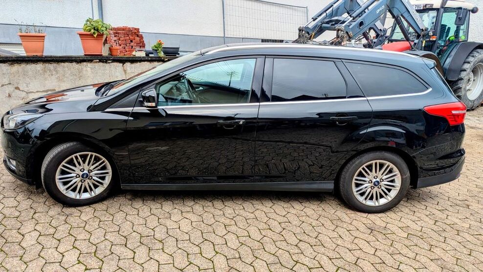 Ford Focus 76.900 km 11.800 € Kirchwald 56729
