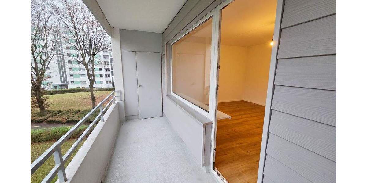 Familien aufgepasst: 4 Zimmer Wohnung + 2 Balkone, Einbauküche, Gäste-WC 4 zimmer