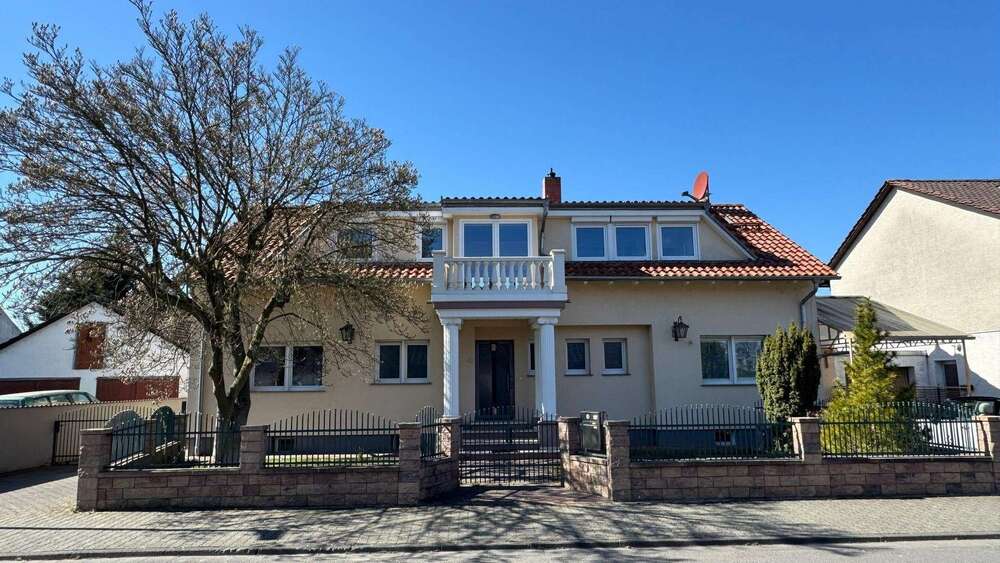 Einfamilienhaus Gernsheim am Rhein - 9 Zimmer, 245 m&sup2;, 875.000&euro; | Angebot:26759571