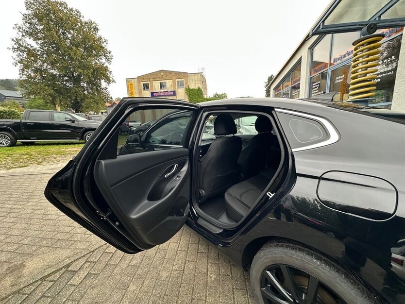 Hyundai i30 Fastback Fastback 1.4 T-GDI 140.000 km 11.990 € Rudolstadt 07407