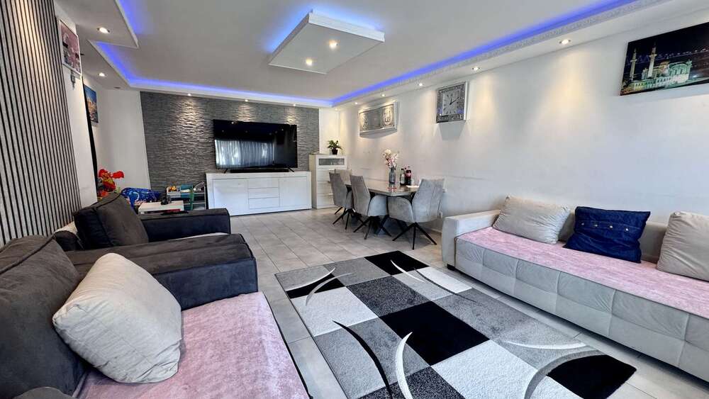 Traumhafte 3,5-Zimmer-Wohnung mit großem Balkon, herrlicher Aussicht, Garage und inkl.Einbauküche - Etagenwohnung Velbert Pöthen | Angebot:24740227